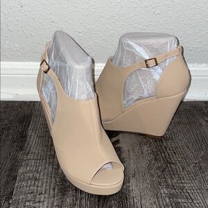 Ashley A Nude Wedge Sandals- NWOT
